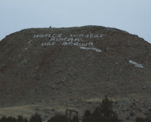 "World's Largest Mineral Hot Springs", hill in Thermopolis, Wyoming